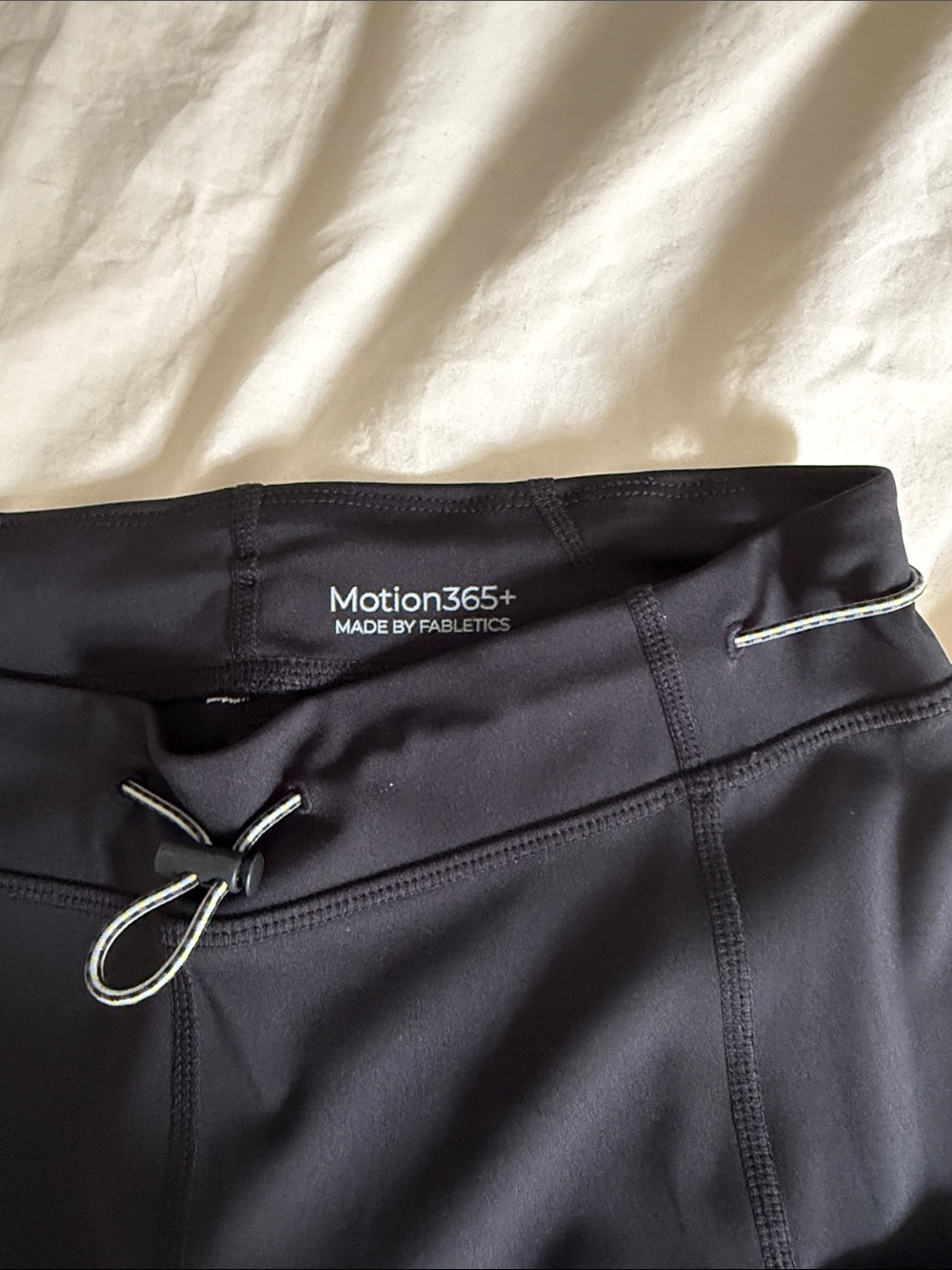 FABLETICS- Motion365+ High-Waisted Bungee Legging Black Medium - Picture 6 of 6